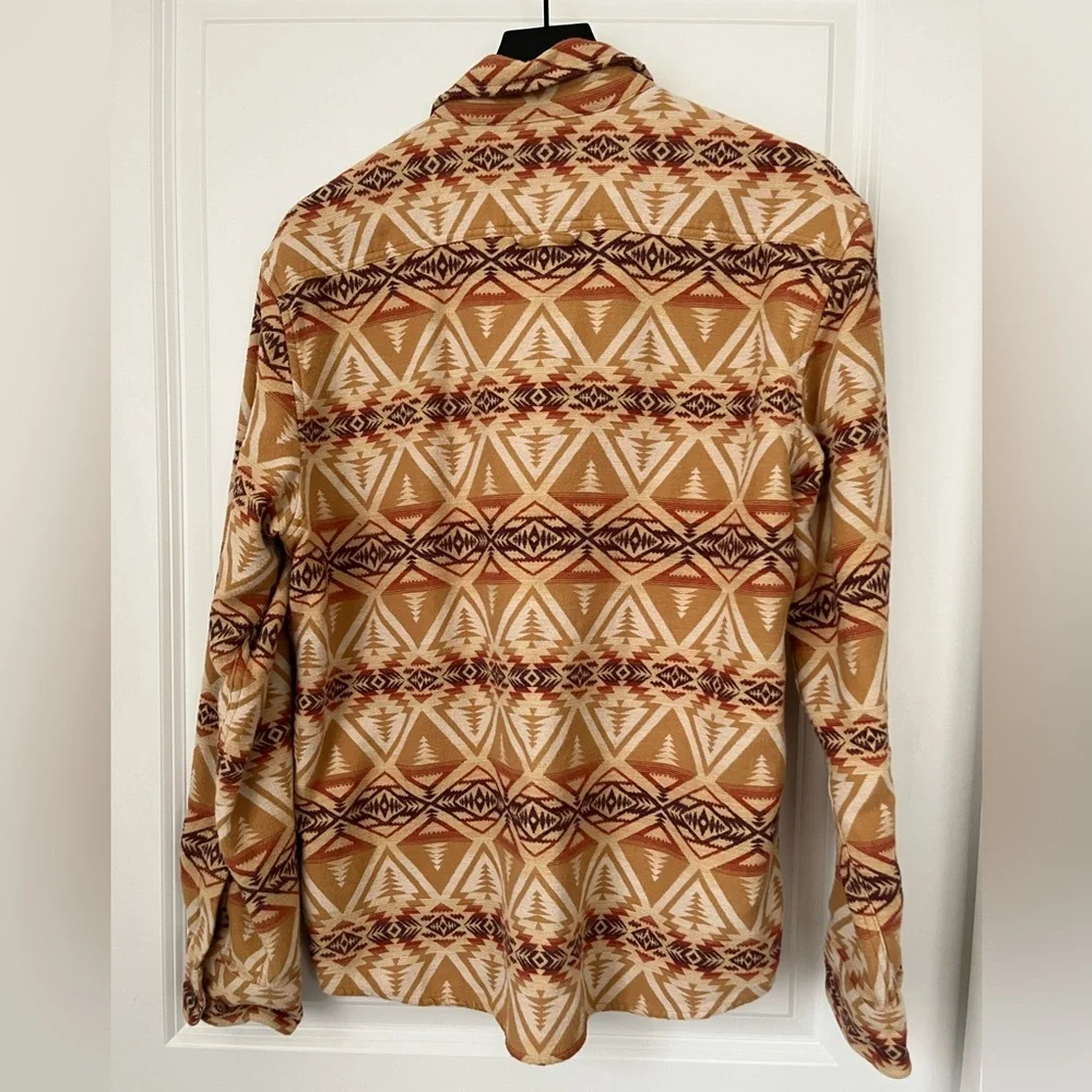 PENDLETON - MEN'S LIGHTWEIGHT DOUBLESOFT BEACH SHACK SHIRT - Large - Picture 3 of 5